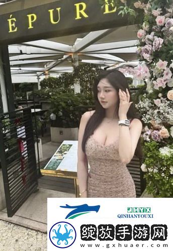 少萝被❌脱脱内内做运动