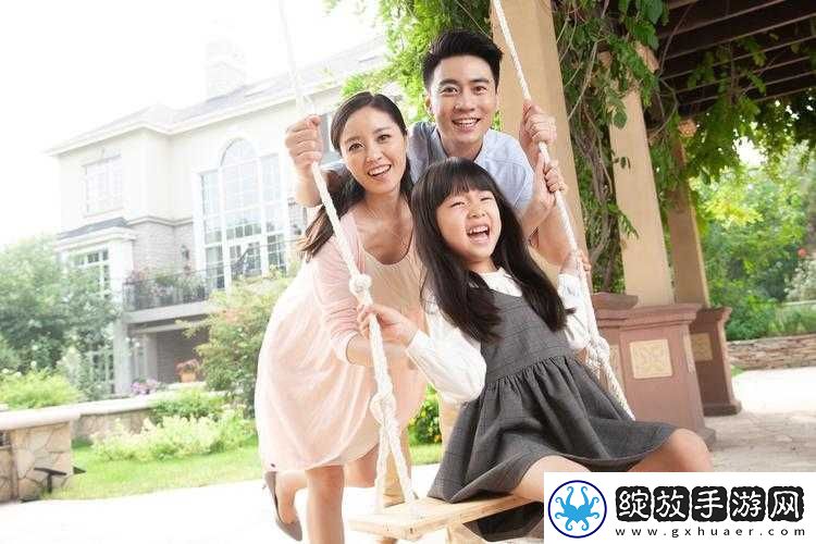 父母儿女媳妇一起出游的幸福时光