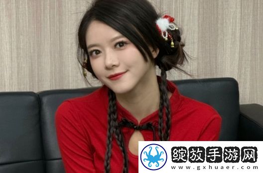 LPL女主持骆歆曝光收入