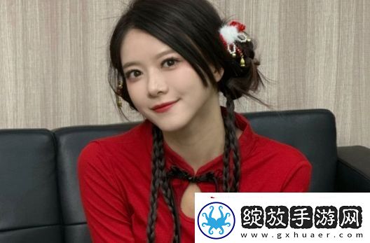 LPL女主持骆歆曝光收入