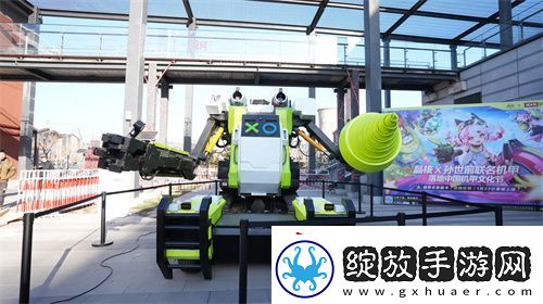 晶核携手孙世前打造机甲“魔导001号”亮相首届中国机甲文化节