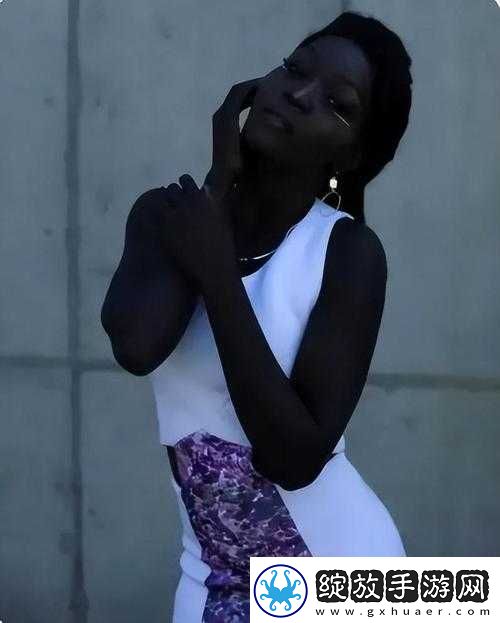 探索非洲黑女人做爰的文化背景与情感表达