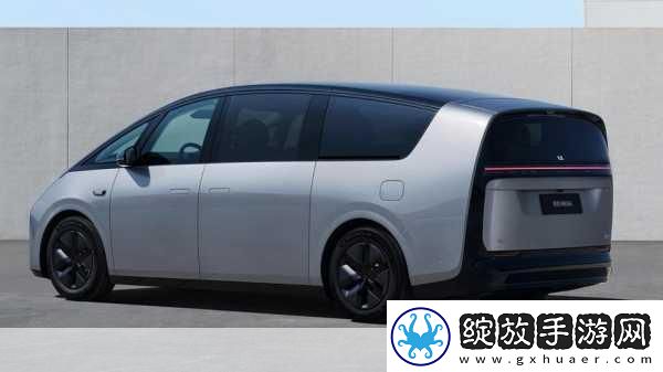 疑似理想座驾MEGA震撼曝光续航破3000公里手游玩家公路高铁新幻想！