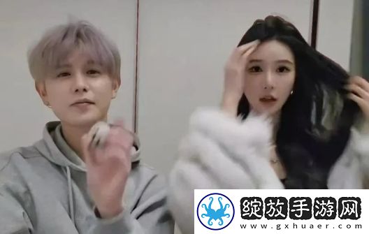 童锦程和朋友深夜去唱歌