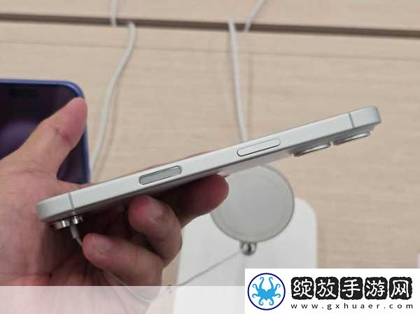 iPhone16全新按键设计曝光手游体验或将迎来革命性飞跃！