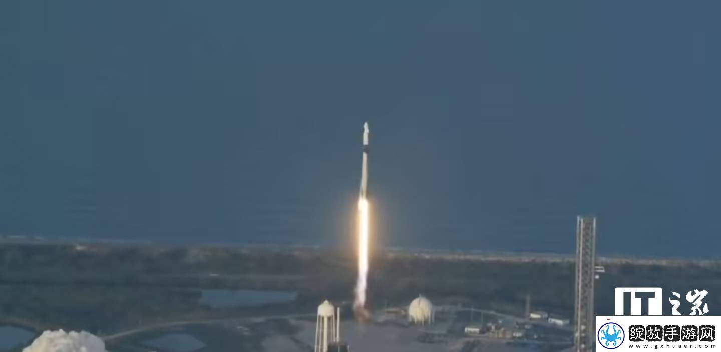 SpaceX飞船成功对接国际空间站